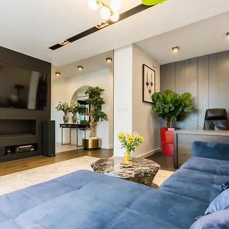 Luxury Penthouse With Jacuzzi *