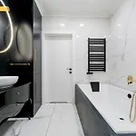 Luxury Penthouse With Jacuzzi アパート クラクフ