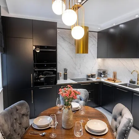 Luxury Penthouse With Jacuzzi Apartment