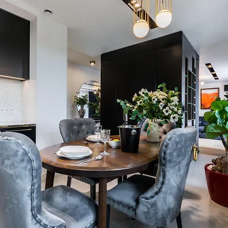 Luxury Penthouse With Jacuzzi Apartmán *