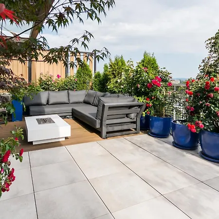 Apartmán Luxury Penthouse With Jacuzzi