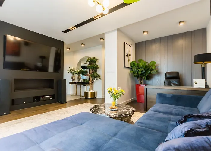 Luxury Penthouse With Jacuzzi *