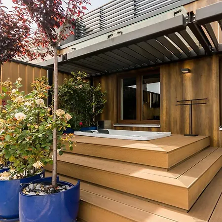 Luxury Penthouse With Jacuzzi Appartamento *